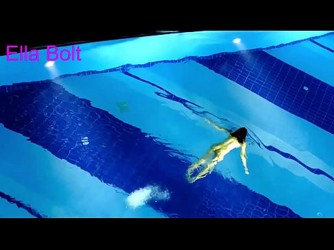 ❤️ म हेर्न रोक्न सक्दिन, जवान गोरा ELLA BOLT रिसोर्ट पूलमा नग्न पौडी खेल्दै समातियो ❌  अश्लील ne.newsexxxx.ru मा